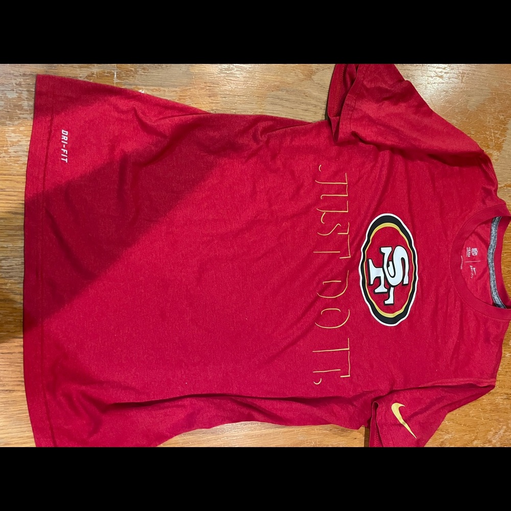 Men’s small 49ers shirt sleeve shirt